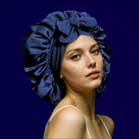 Venyra Nocta – Bonnet en soie Bleu Saphir